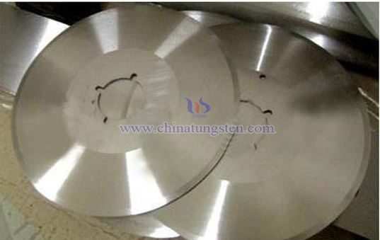 Tungsten Carbide Knives Action picture Tungsten Carbide Knives Action picture